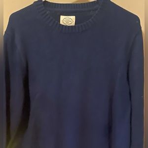 Sale 2-$10 
Women’s Croft and Borrow sweater